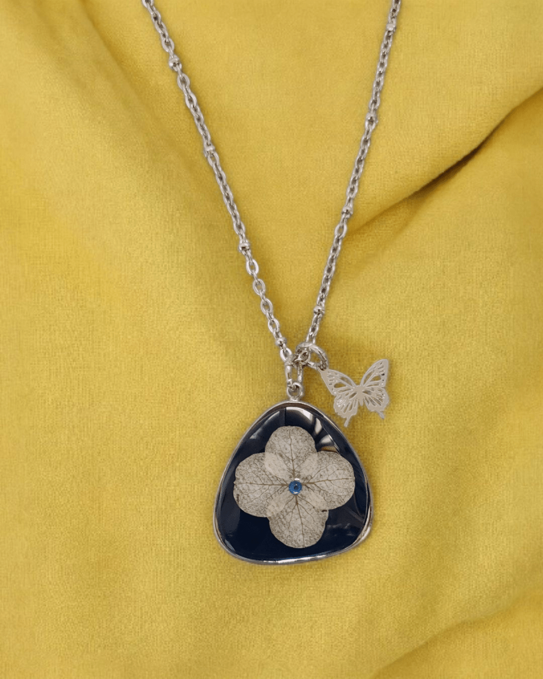 Collana AZZARIA con fiore "Ortensia bianca" - Unima Design