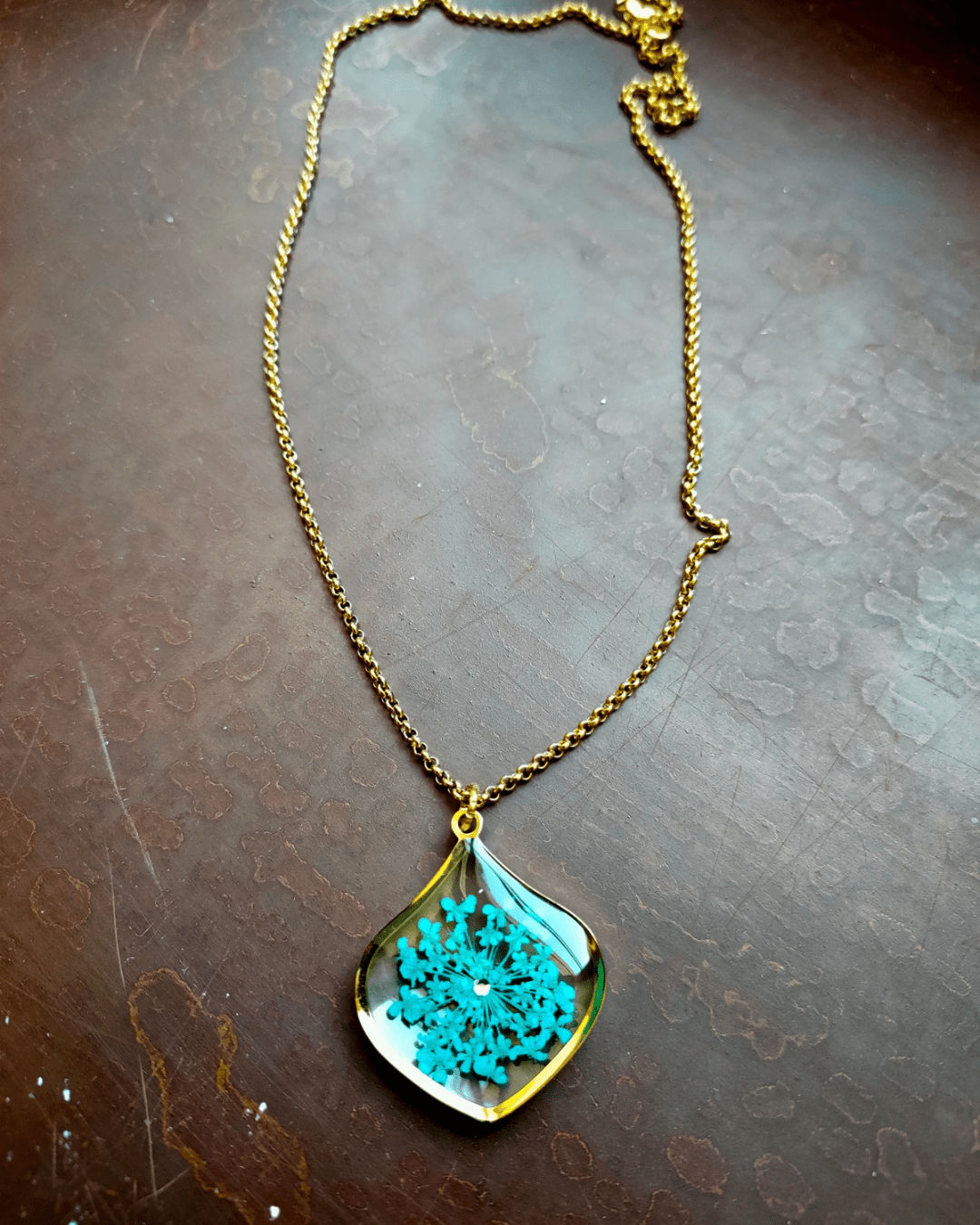 Collana PETALO con fiore "Pizzo della Regina Anna turchese" - Unima Design