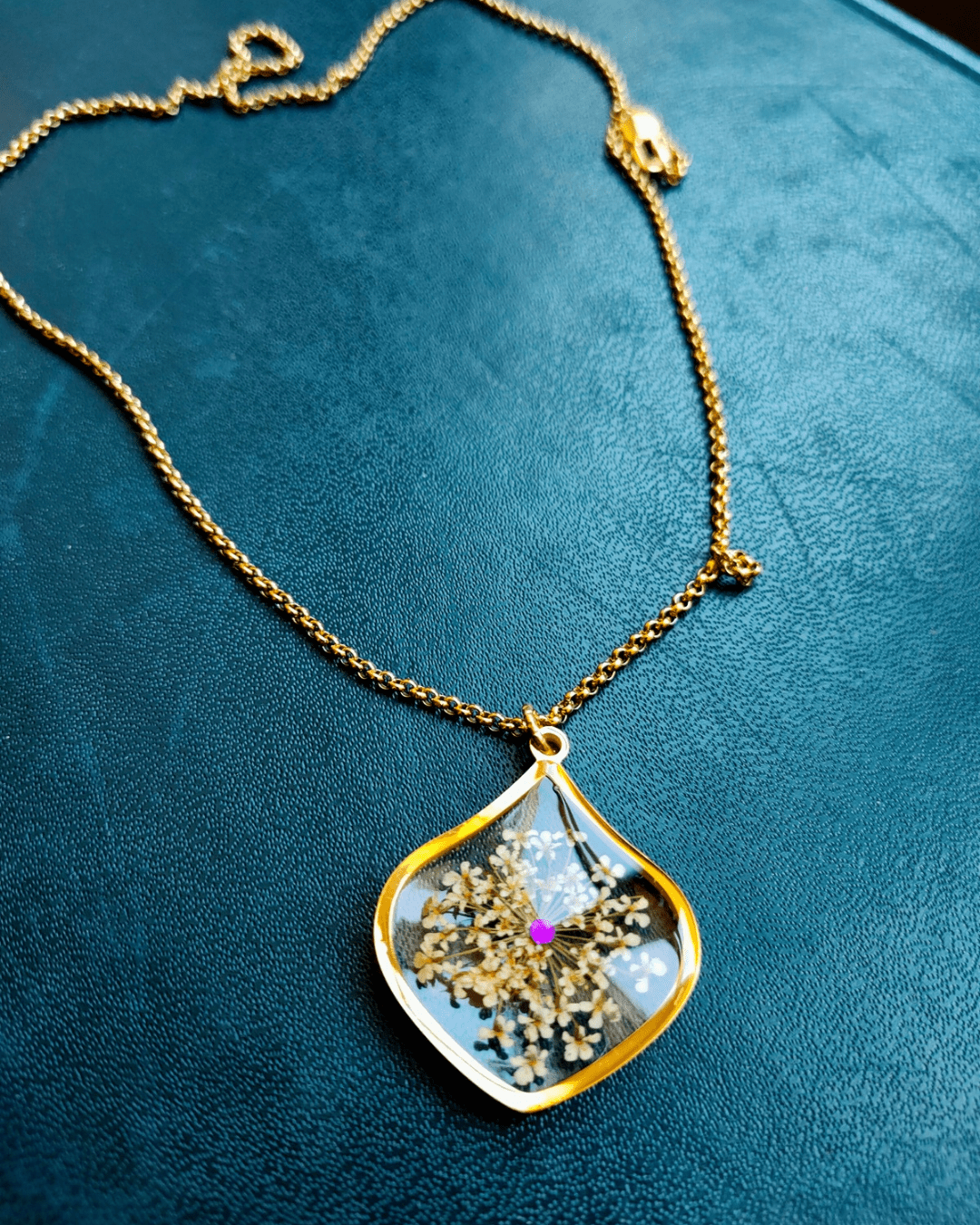 Collana PETALO con il fiore "Pizzo della Regina Anna bianco" - Unima Design