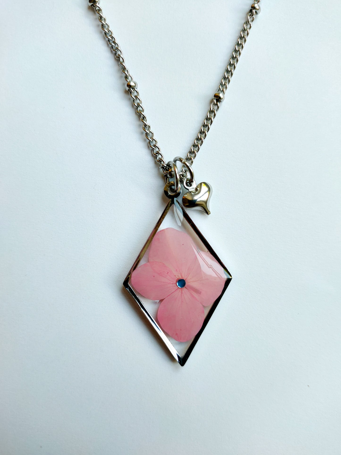 Collana ROMBO con fiore "Ortensia rosa"