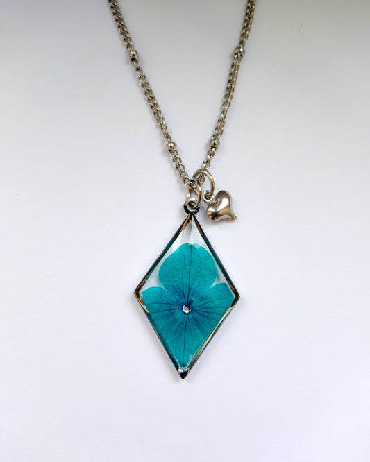 Collana ROMBO con fiore "Ortensia blu" - Unima Design