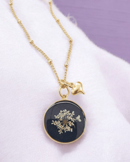 Collana CROMOSFERA con resina nero perlato e fiore "Pizzo della Regina Anna" - Unima Design