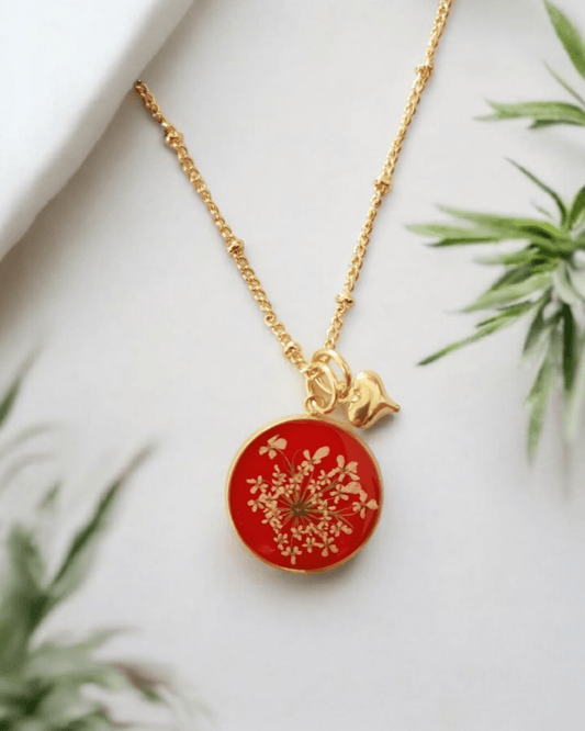 Collana CROMOSFERA con resina rossa e fiore "Pizzo della Regina Anna" - Unima Design