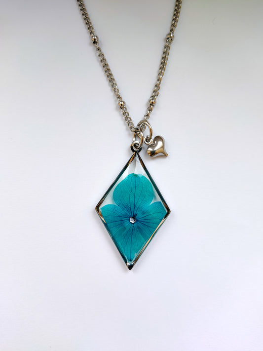 Collana ROMBO con fiore "Ortensia blu"